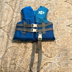 EUC Child’s life vest, 30-50 lbs.